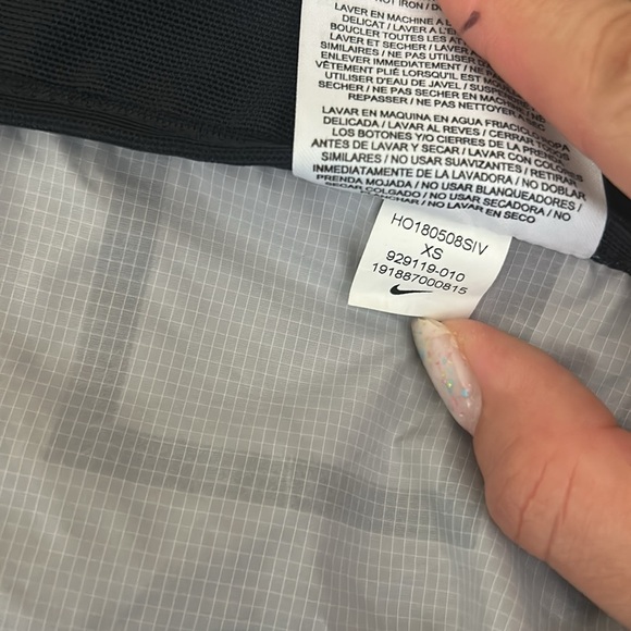 Nike Shield Flash Weather Resistant Hooded Full Zip Running Jacket Black/Grey XS - Picture 12 of 16